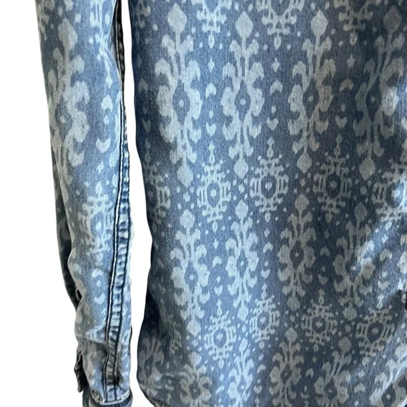Holding Horses Anthropologie Button up top Sz 4 Denim/Chambray - Picture 4 of 16
